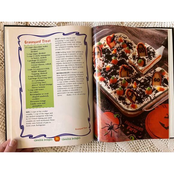 2000 Howling Good Halloween Recipes Cookbook by Publications International Ltd - Picture 3 of 4